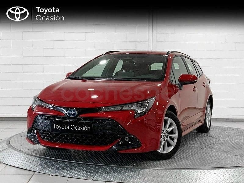 Usado Toyota Corolla Active 140 CV (102 kW) 2025 Rojo Familiar