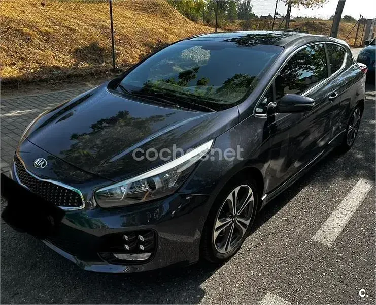 Usado Kia ProCeed GT-Line 136 CV (100 kW) 2017 Gris / plata Utilitario