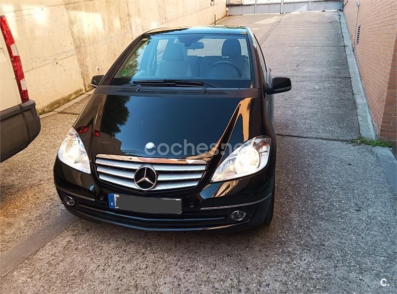 Usado Mercedes A160 Exclusive 95 CV (69 kW) 2011 Negro Monovolumen