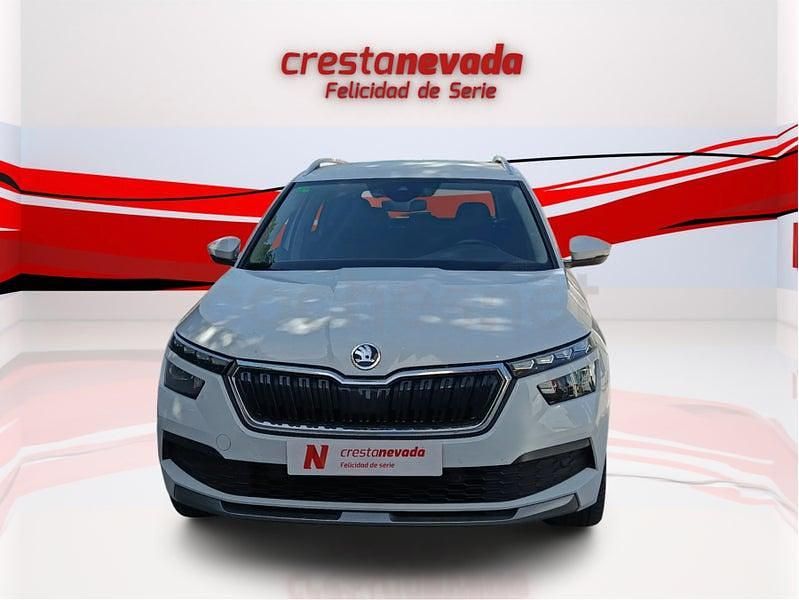 Usado Skoda Kamiq Sport 110 CV (80 kW) 2022 Blanco SUV