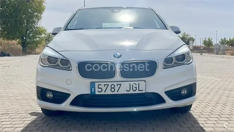 Usado BMW 218 150 CV (110 kW) 2015 Blanco Familiar