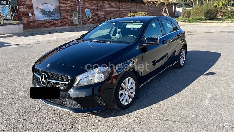 Usado Mercedes A180 109 CV (80 kW) 2018 Negro Berlina