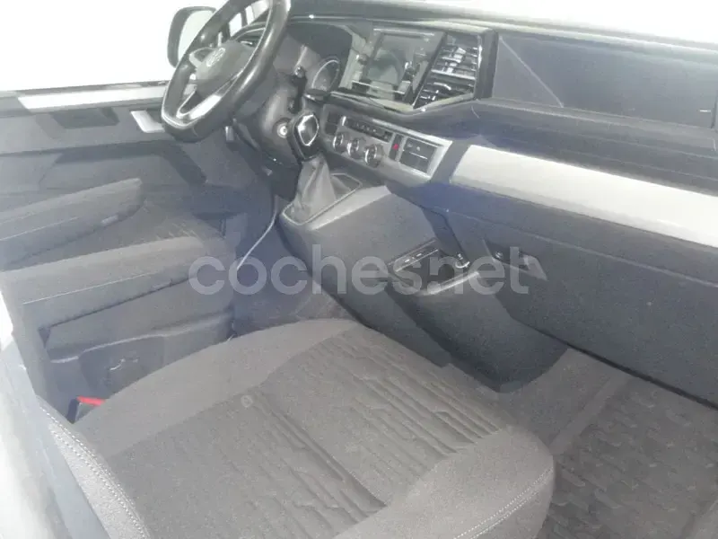 Usado VW Multivan 150 CV (110 kW) 2021 Verde Monovolumen
