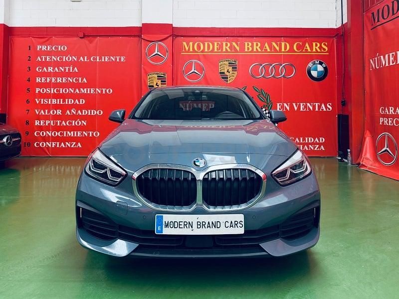 Usado BMW 116 Comfort Edition 116 CV (85 kW) 2021 Gris / plata Utilitario