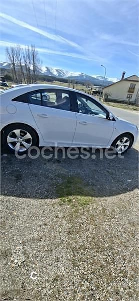 Usado Chevrolet Cruze LT 150 CV (110 kW) 2010 Blanco Berlina