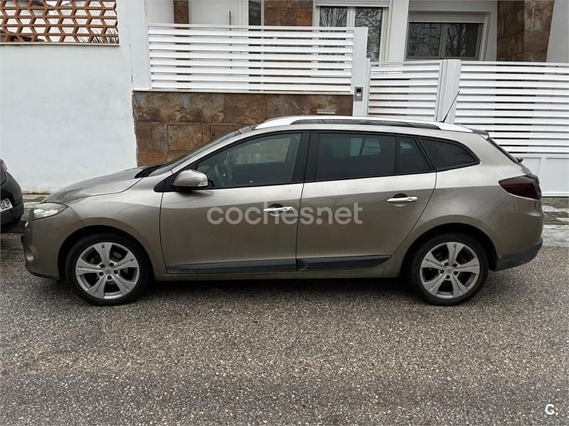 Usado Renault Mégane GrandTour Dynamique 105 CV (77 kW) 2010 Beige Familiar