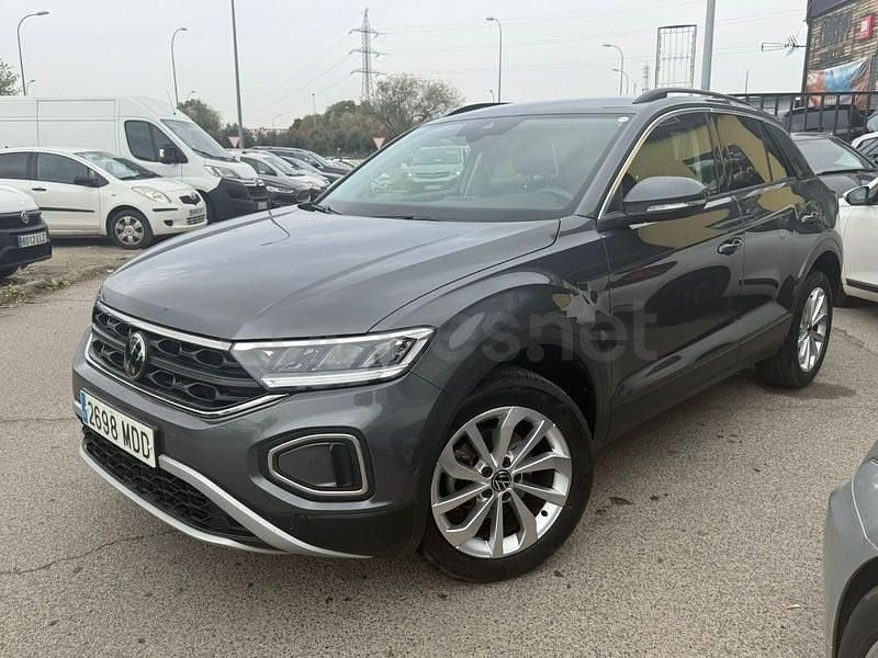 Usado VW T-Roc Life 150 CV (110 kW) 2022 Gris / plata SUV