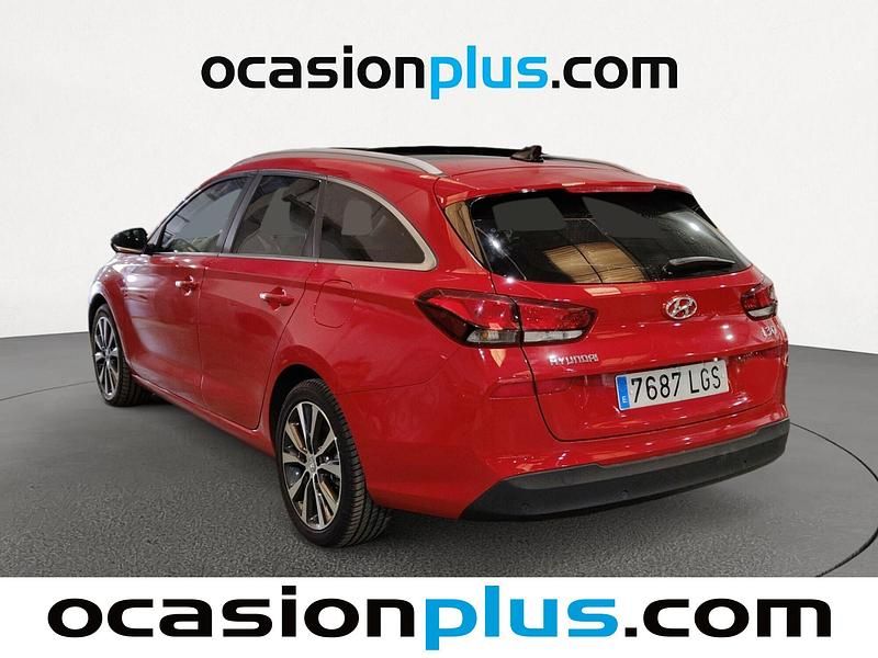 Usado Hyundai i30 140 CV (102 kW) 2020 Rojo Familiar