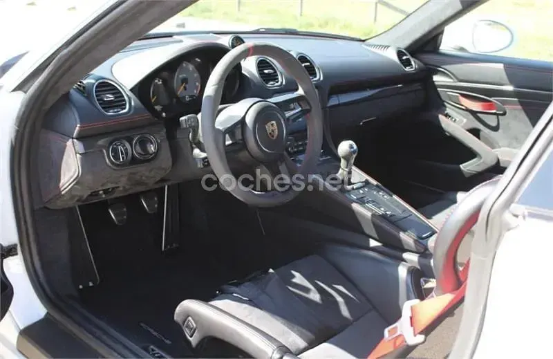 Usado Porsche 718 Cayman GT4 420 CV (308 kW) 2020 Blanco Coupe