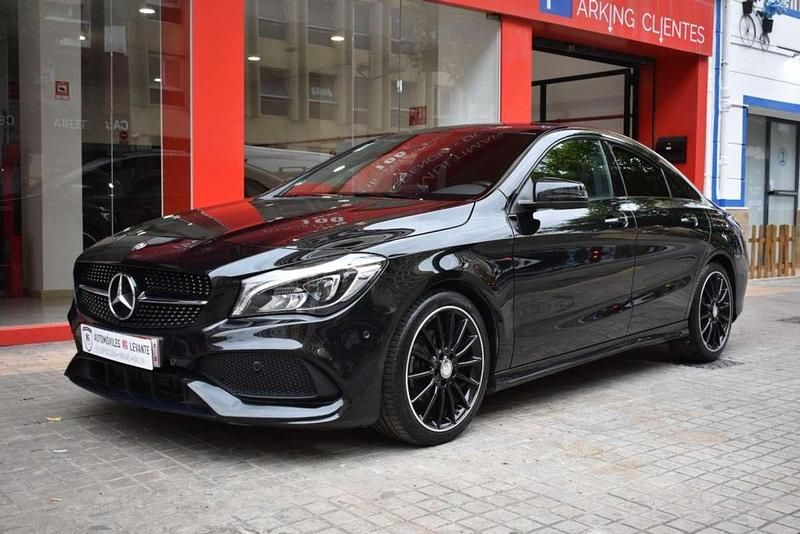Usado Mercedes CLA200 AMG line 156 CV (114 kW) 2017 Negro Coupe