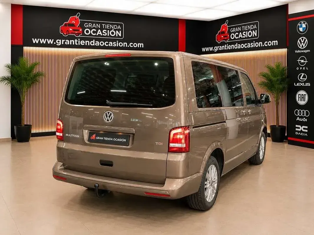 Usado VW Multivan 179 CV (131 kW) 2015 Marrón Monovolumen