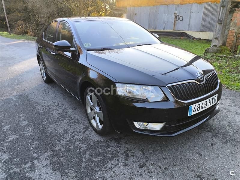 Usado Skoda Octavia Elegance 150 CV (110 kW) 2014 Negro Berlina