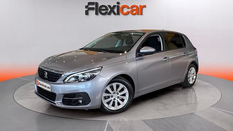Usado Peugeot 308 Style 131 CV (96 kW) 2020 Gris / plata Berlina
