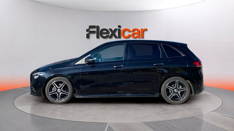 Usado Mercedes B180 116 CV (85 kW) 2022 Negro Monovolumen