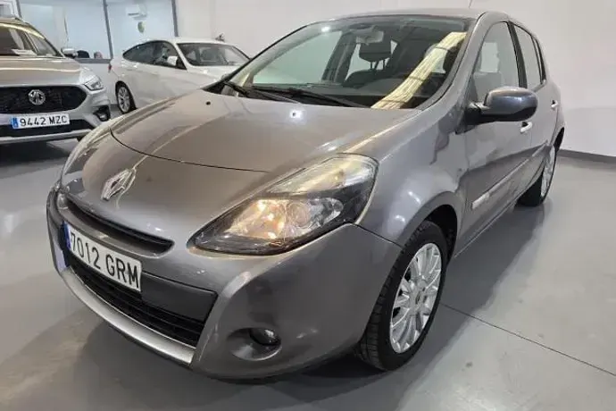 Usado Renault Clio II Exception 101 CV (74 kW) 2009 Plateado Utilitario