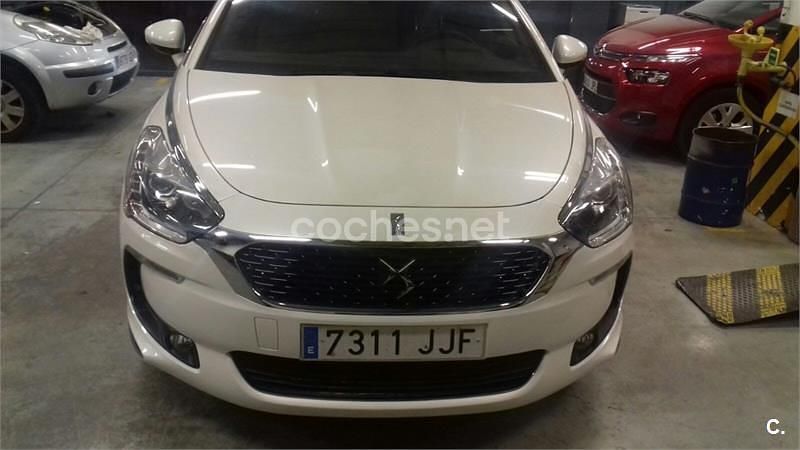 Usado DS Automobiles DS5 120 CV (88 kW) 2015 Blanco Utilitario
