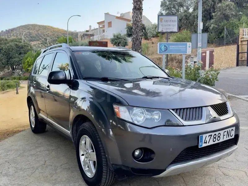 Usado Mitsubishi Outlander Intense 140 CV (102 kW) 2007 Gris / plata SUV