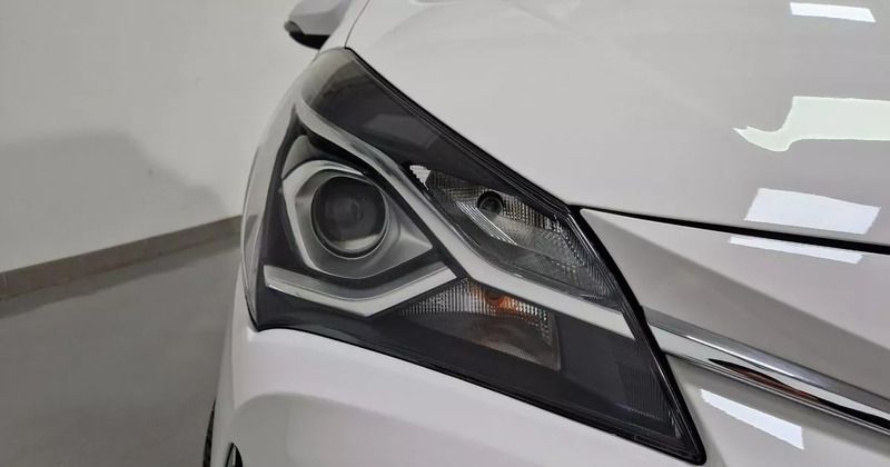 Usado Toyota Yaris Active 100 CV (73 kW) 2019