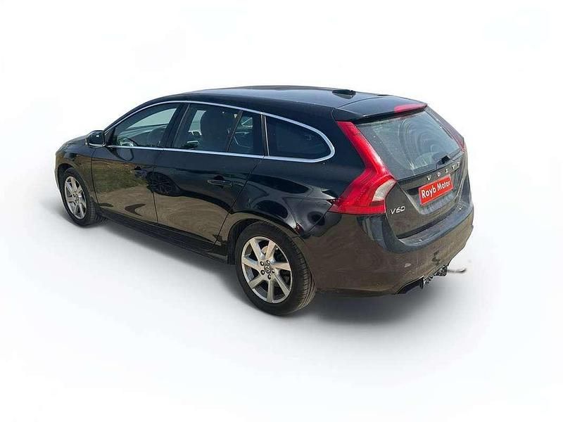 Usado Volvo V60 Momentum 181 CV (133 kW) 2014 Azul Familiar