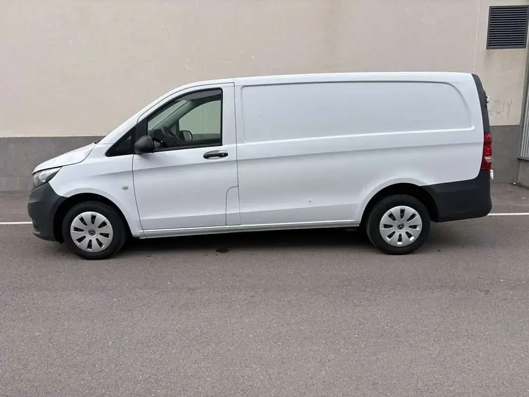 Usado Mercedes Vito 102 CV (75 kW) 2021 Blanco Van