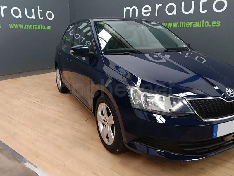 Usado Skoda Fabia Active 60 CV (44 kW) 2017 Azul Berlina