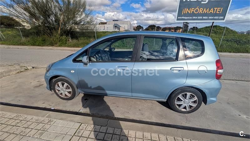 Usado Honda Jazz 78 CV (57 kW) 2007 Gris / plata Utilitario