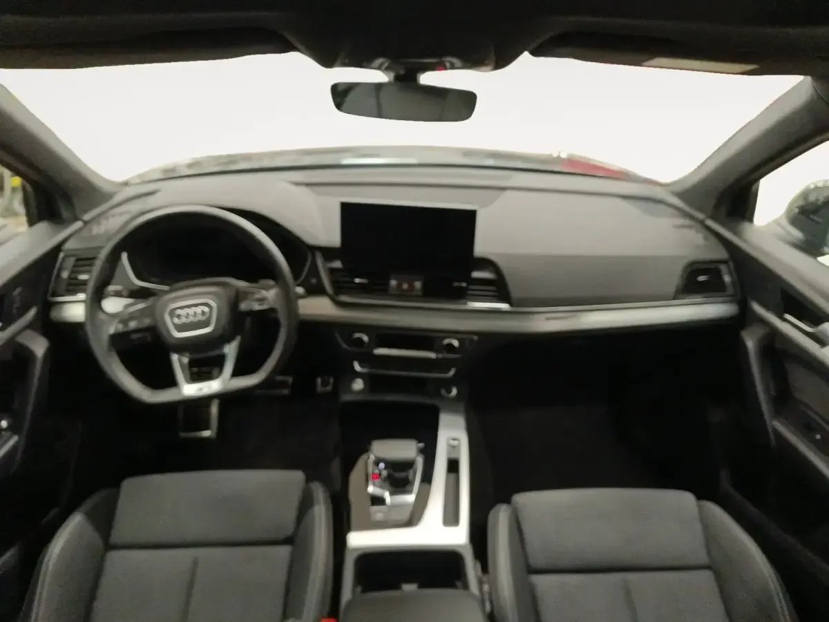 Usado Audi Q5 204 CV (150 kW) 2024 Gris/plata SUV