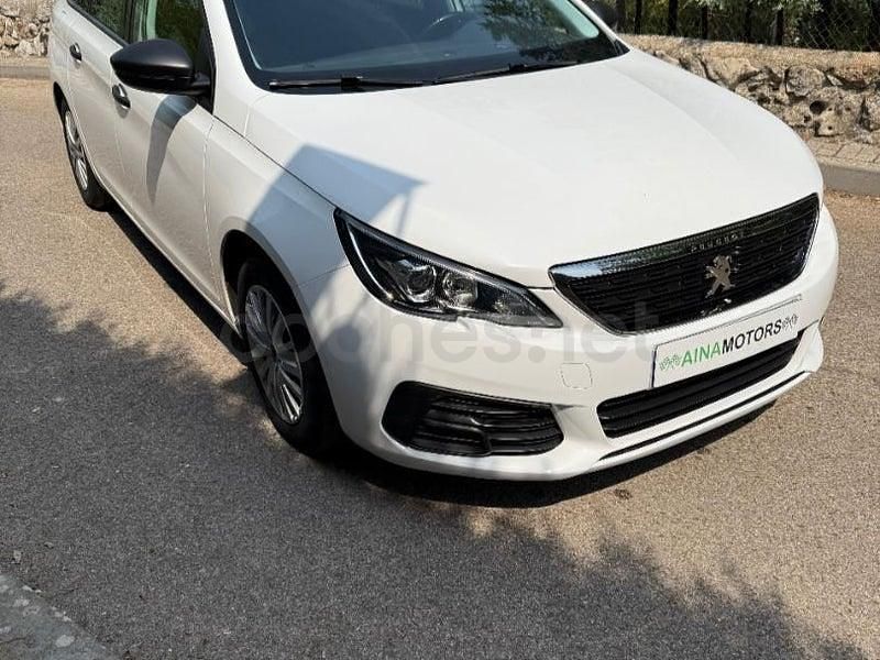 Usado Peugeot 308 SW Access 100 CV (73 kW) 2019 Blanco Familiar