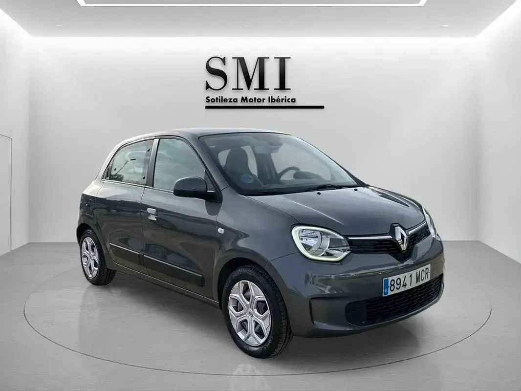 Usado Renault Twingo Intens 75 CV (55 kW) 2021 Gris / plata Utilitario