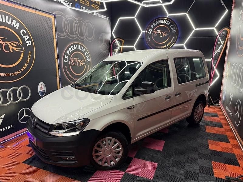 Usado VW Caddy Maxi 122 CV (89 kW) 2020 Blanco Monovolumen