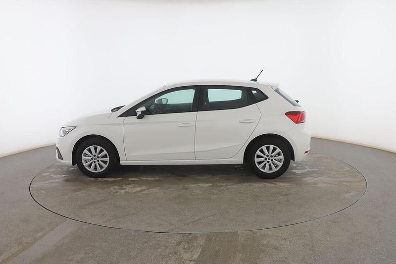 Usado Seat Ibiza Style Plus 110 CV (80 kW) 2022 Blanco Berlina