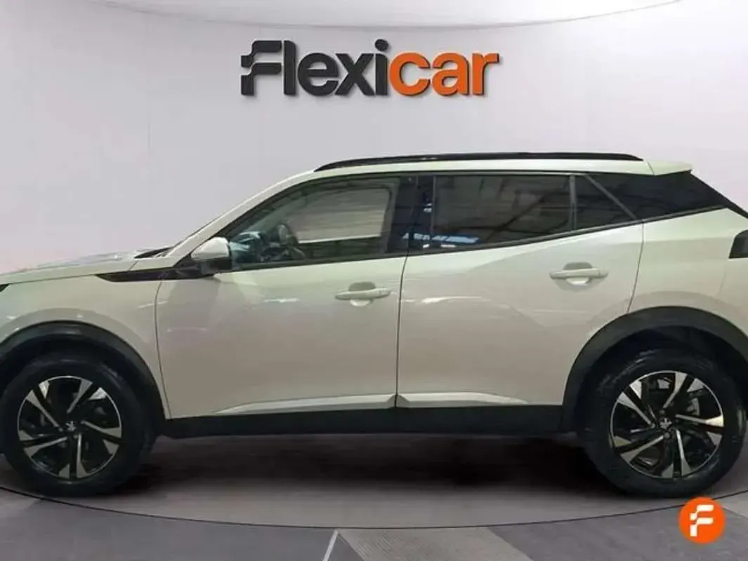 Usado Peugeot 2008 Allure 131 CV (96 kW) 2020 Blanco SUV