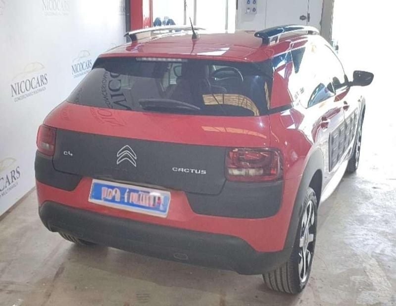 Usado Citroën C4 Cactus Feel 110 CV (80 kW) 2017 Rojo Utilitario