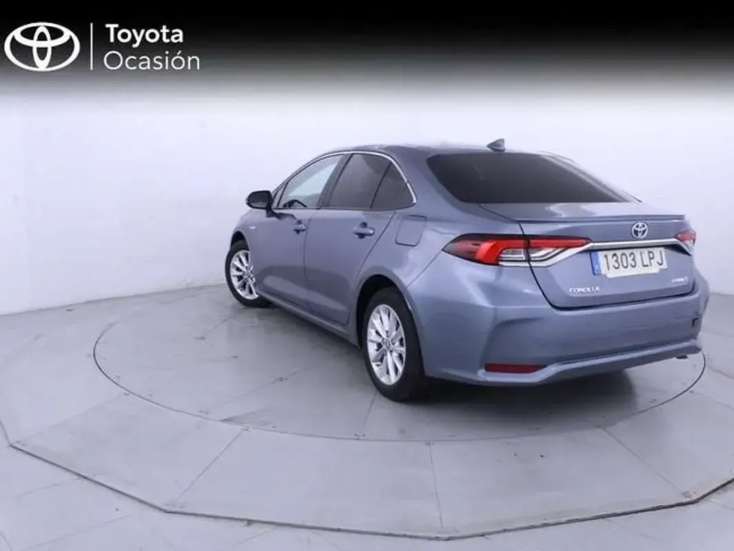 Usado Toyota Corolla Active 122 CV (89 kW) 2021 Gris Berlina