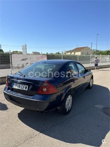 Azul Usado 2003 Ford Mondeo Ghia Berlina | 2900 € (Precio justo) - Imagen 1/4