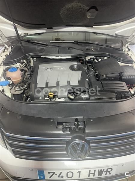 Usado VW Passat Highline 140 CV (102 kW) 2014 Blanco Familiar