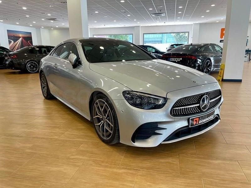 Usado Mercedes E220 194 CV (142 kW) 2023 Gris / plata Coupe