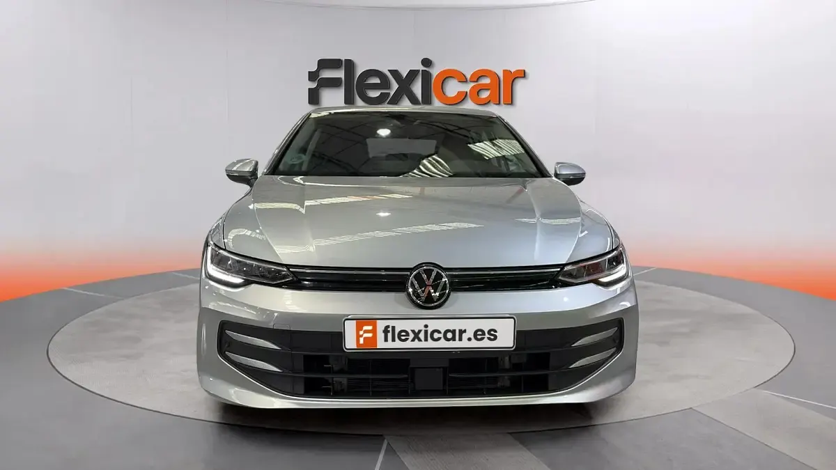 Usado VW Golf VIII 116 CV (85 kW) 2025 Gris Berlina