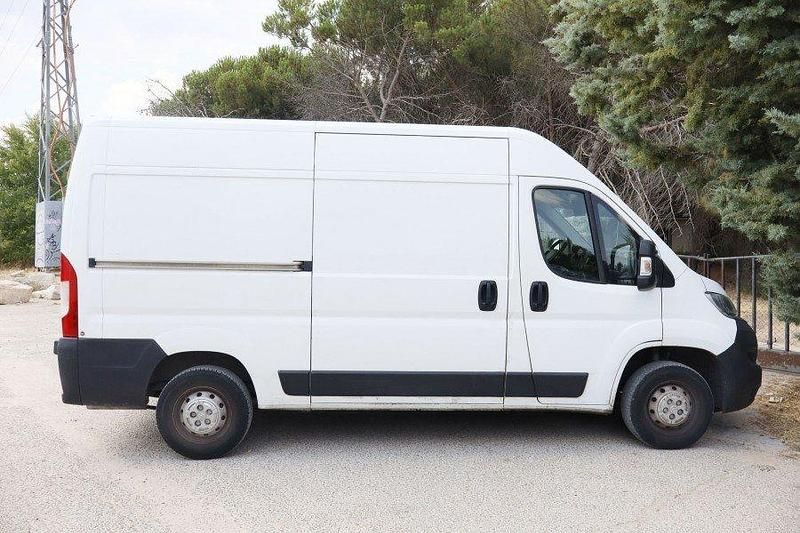 Usado Citroën Jumper 120 CV (88 kW) 2021 Blanco Monovolumen