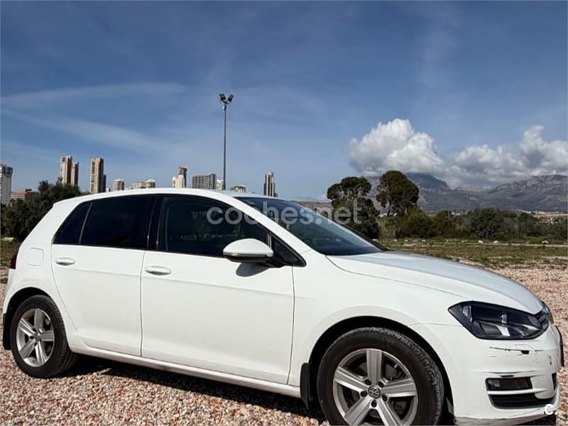 Usado VW Golf VII Advance 140 CV (102 kW) 2013 Blanco Berlina
