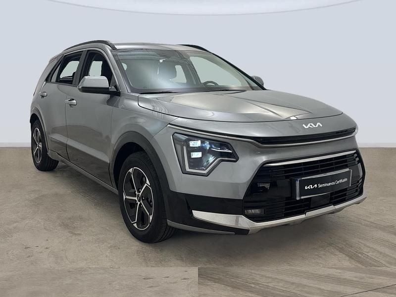 Usado Kia Niro 129 CV (94 kW) 2024 Gris SUV