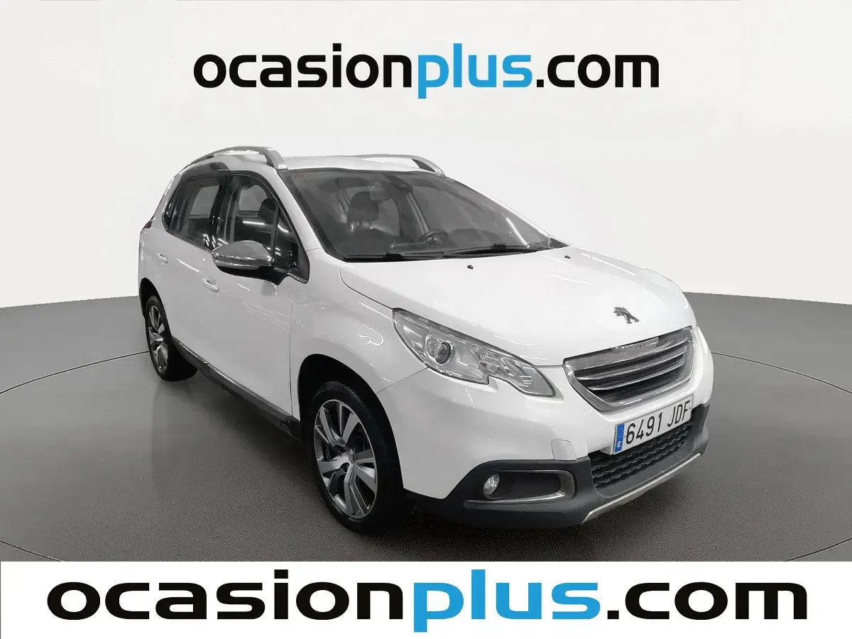 Usado Peugeot 2008 Allure 120 CV (88 kW) 2015 Blanco SUV
