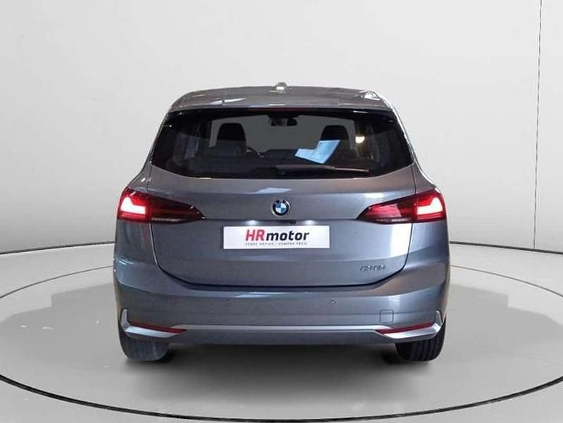 Käytetty BMW 218 Luxury Line 137 HP (100 kW) 2023 Valkoinen Tila-auto