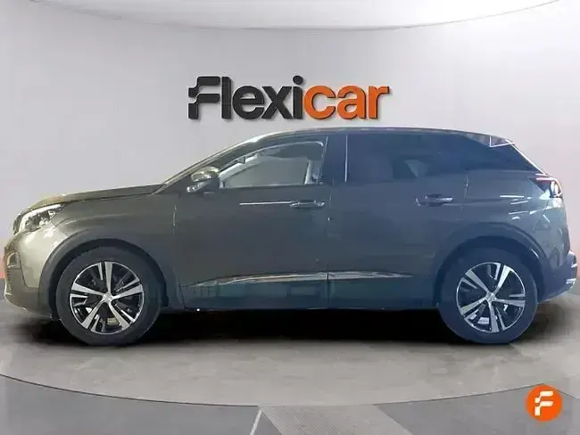 Usado Peugeot 3008 Allure 130 CV (95 kW) 2018 Verde SUV