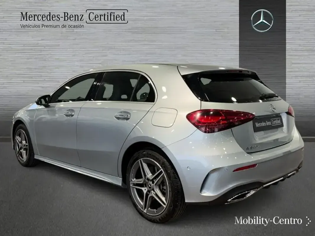 Usado Mercedes A250 163 CV (119 kW) 2025 Plata hightech
