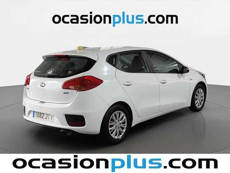 Usado Kia Ceed GT 90 HP (66 kW) 2016 Branco Citadino