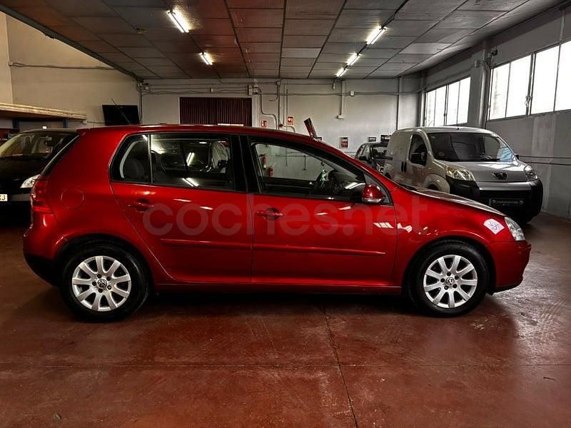 Usado VW Golf IV Highline 102 CV (75 kW) 2006 Rojo Berlina