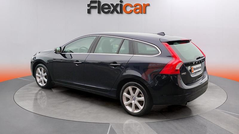 Usado Volvo V60 Momentum 150 CV (110 kW) 2017 Azul Familiar