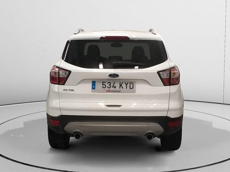 Usado Ford Kuga Trend+ 121 CV (88 kW) 2019 Plata SUV