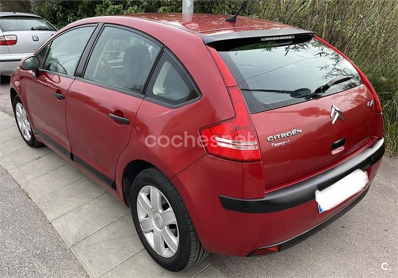Usado Citroën C4 110 CV (80 kW) 2008 Granate Berlina